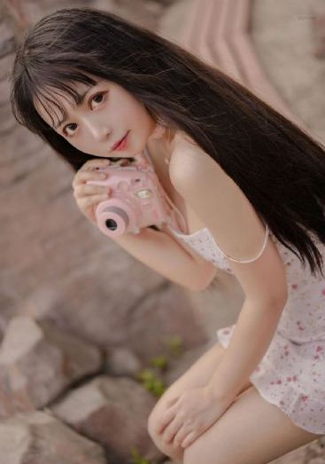 我趁校花睡觉摸她奶脱她内裤动漫